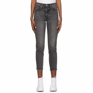 Levi’s Grey Wedgie Fit Ankle Jeans 
AUTHENTIC!! BRAND NEW/NEVER WORN!!